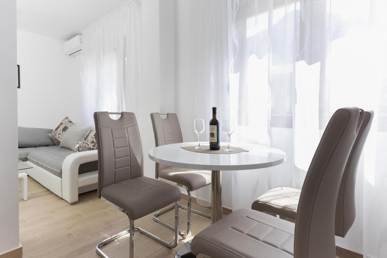 Muo Sea Front Apartments โกตอร์ ภายนอก รูปภาพ