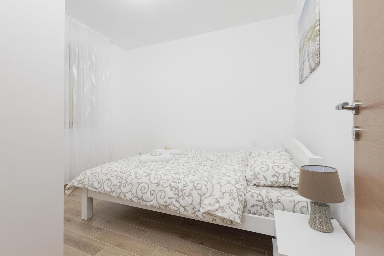 Muo Sea Front Apartments โกตอร์ ภายนอก รูปภาพ
