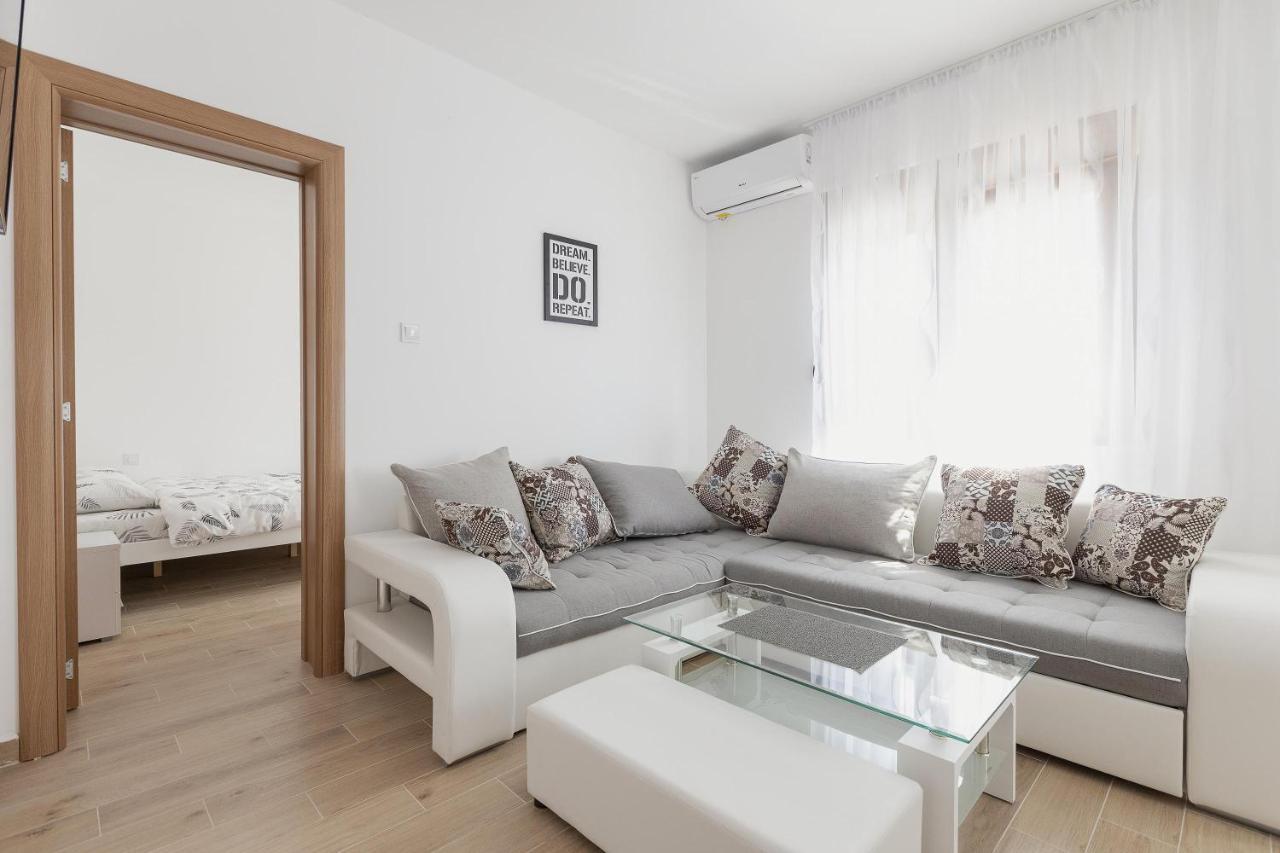 Muo Sea Front Apartments โกตอร์ ภายนอก รูปภาพ